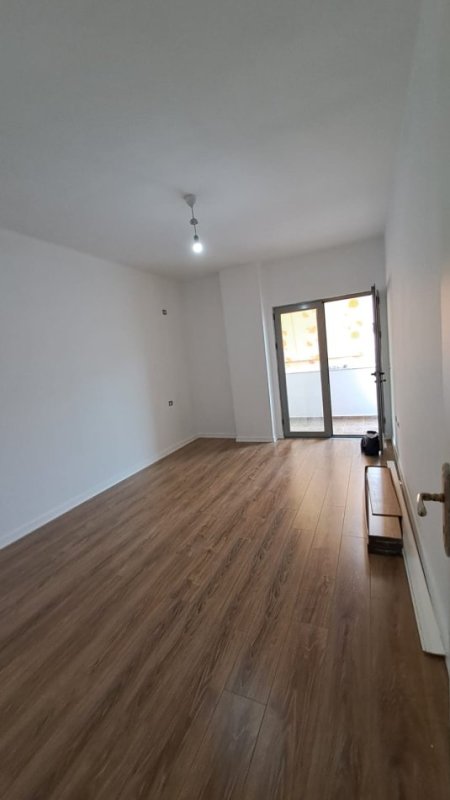 Tirane, jepet me qera apartament 1+1 Kati 6, 65 m² 420 € (Astir)