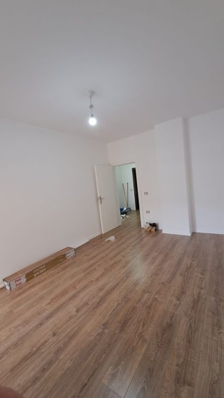 Tirane, jepet me qera apartament 1+1 Kati 6, 65 m² 420 € (Astir)