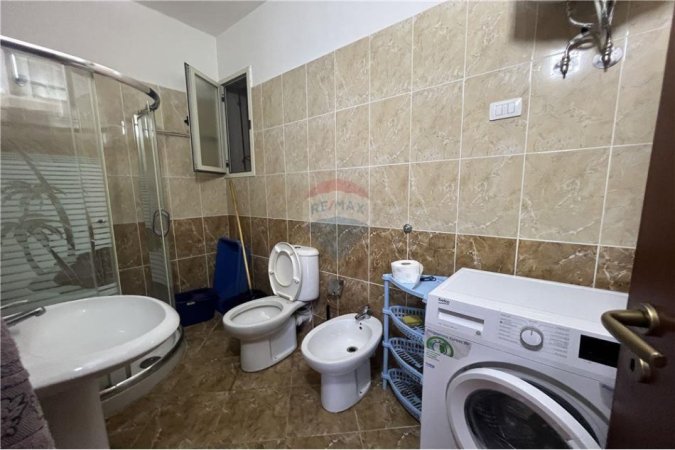 Vlore, jepet me qera 2+1 , 130 m² 450 € (Pranë Klinikës Bakaj, Vlorë)
