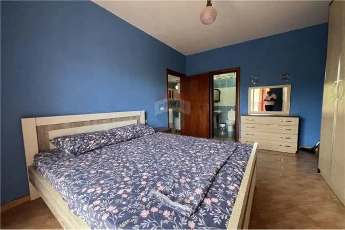 Vlore, jepet me qera 2+1 , 130 m² 450 € (Pranë Klinikës Bakaj, Vlorë)