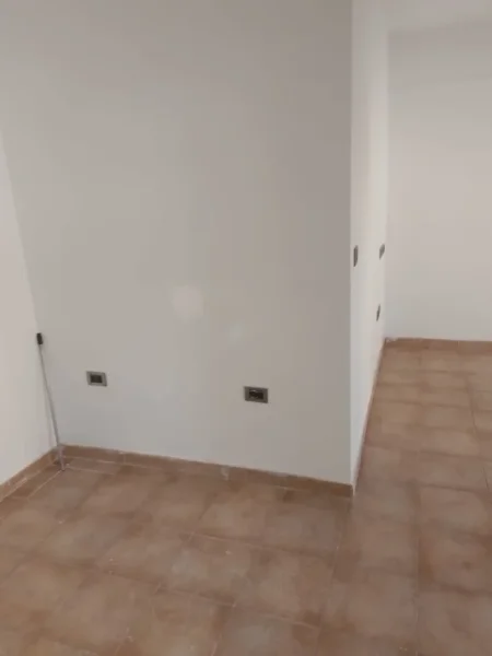 Jepet me Qira Ambient Biznesi me Zyra tek 9-Kateshet ne Qender te Tiranes,  500 €URO