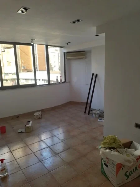 Jepet me Qira Ambient Biznesi me Zyra tek 9-Kateshet ne Qender te Tiranes,  500 €URO