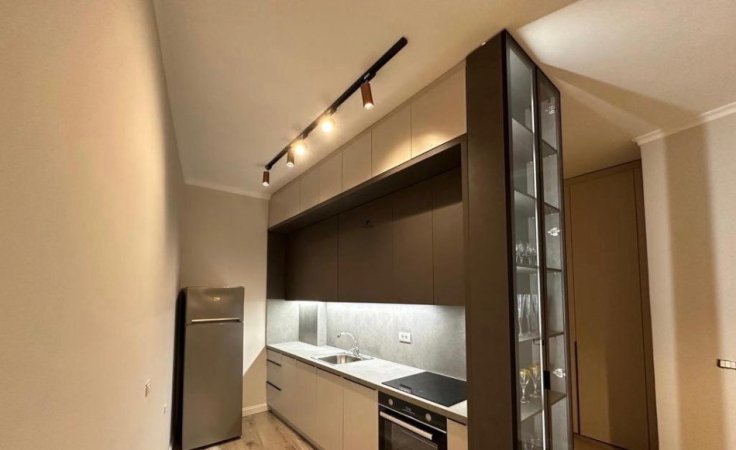 Tirane, jepet me qera apartament 1+1 Kati 3, 74 m² 680 € (TEG)