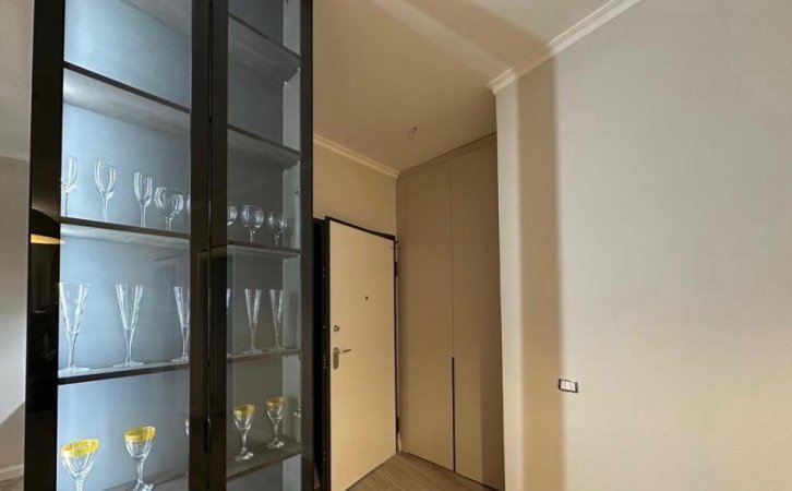 Tirane, jepet me qera apartament 1+1 Kati 3, 74 m² 680 € (TEG)