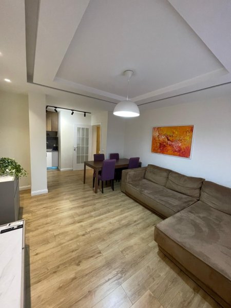 Tirane, jepet me qera apartament 2+1 Kati 6, 85 m² 1.000 € 