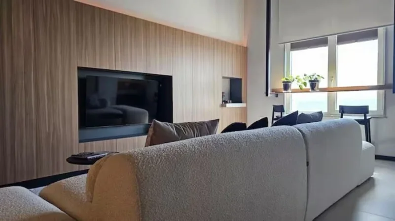 Durres, jepet me qera apartament 1+1 Kati 21, 1.200 € (Vollga)