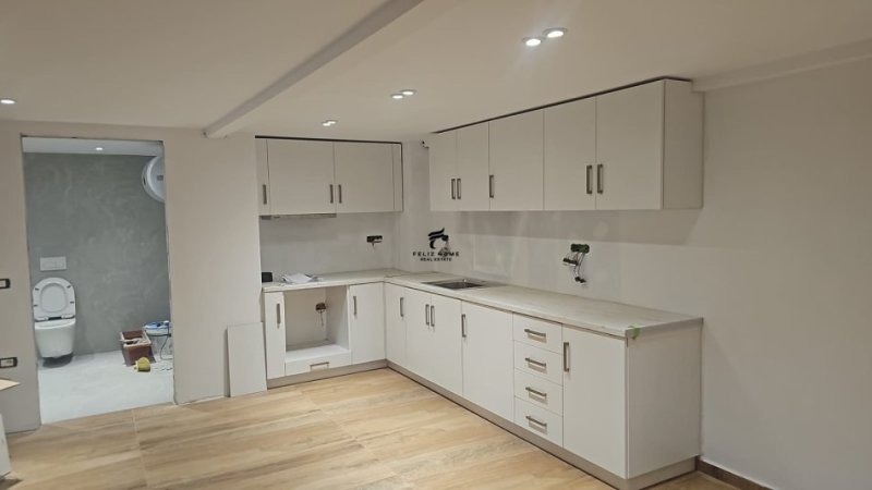 Tirane, jepet me qera apartament Dublex Kati 0, 70 m² 50 € (KODRA E DIELLIT)