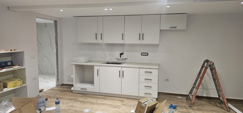 Tirane, jepet me qera apartament Dublex Kati 0, 70 m² 50 € (KODRA E DIELLIT)