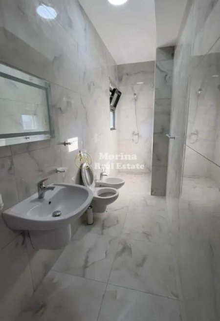 Tirane, jepet me qera apartament 2+1+Ballkon Kati 8, 90 m² 570 € (Astir)