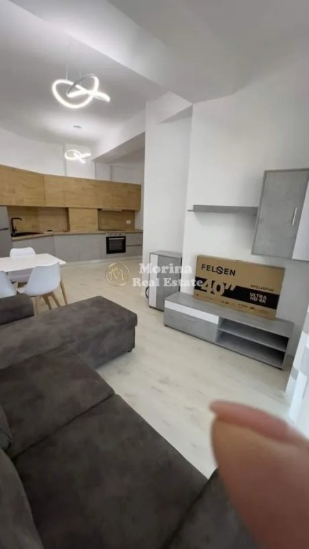 Tirane, jepet me qera apartament 2+1+Ballkon Kati 8, 90 m² 570 € (Astir)