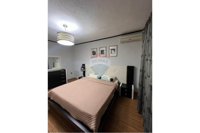 Tirane, jepet me qera apartament 1+1 , 65 m² 800 € (Blloku)