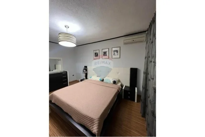 Tirane, jepet me qera apartament 1+1 , 65 m² 800 € (Blloku)