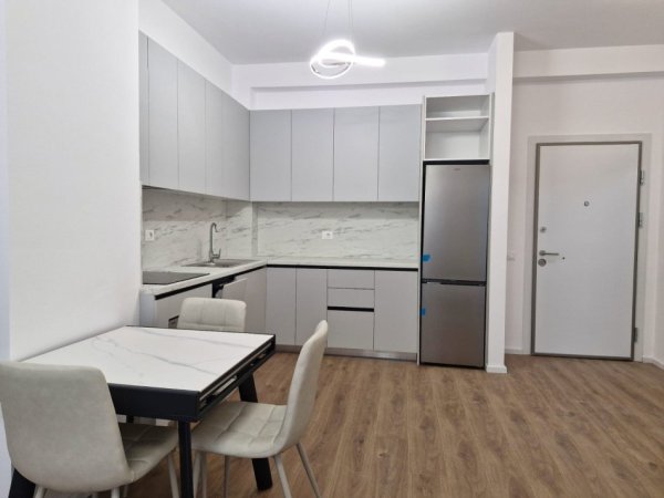 Tirane, jepet me qera apartament 1+1+Ballkon Kati 7, 53 m² 450 € 