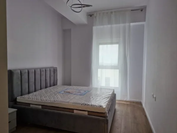 Tirane, jepet me qera apartament 1+1+Ballkon Kati 7, 53 m² 450 € 