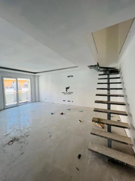 Tirane, jepen me qera  3 apartamente Dublex Kati 0, 210 m² 1.500 € (KODRA E DIELLIT)