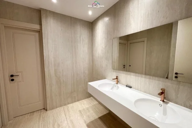 Tirane, jepet me qera zyre Kati 1, 428 m² 12.000 € (Rruga e Kavajes)