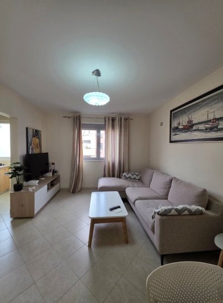 Tirane, shitet apartament 1+1+Ballkon Kati 4, 53 m² 125.000 € (Oxhaku)