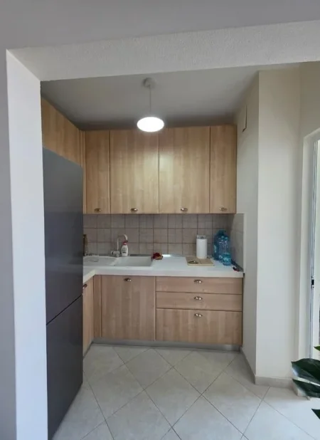 Tirane, shitet apartament 1+1+Ballkon Kati 4, 53 m² 125.000 € (Oxhaku)