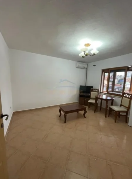 Tirane, shitet apartament 1+1 Kati 4, 49 m² 125.000 € (Shkolla Baletit)