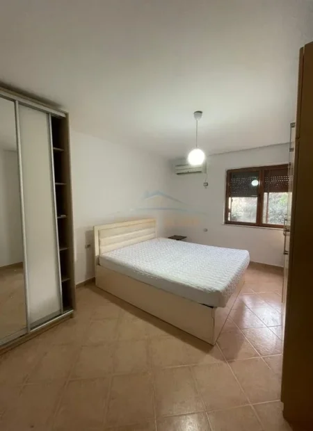 Tirane, shitet apartament 1+1 Kati 4, 49 m² 125.000 € (Shkolla Baletit)