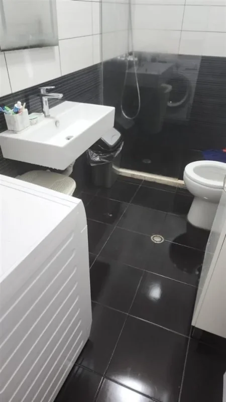 Tirane, jepet me qera apartament 2+1+Ballkon Kati 3, 75 m² 500 € (GOLDEN PARK)