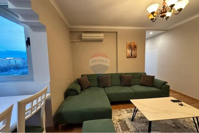 Tirane, jepet me qera apartament 2+1+Ballkon , 85 m² 800 € (Fusha e Aviacionit)