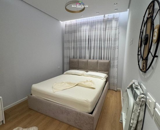 Tirane, jepet me qera apartament 2+1+Ballkon Kati 4, 75 m² 850 € (Foleja e Gjelber)