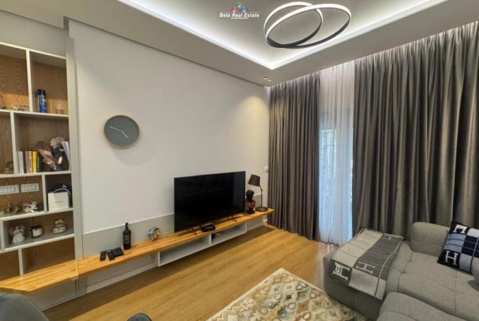 Tirane, jepet me qera apartament 2+1+Ballkon Kati 4, 75 m² 850 € (Foleja e Gjelber)