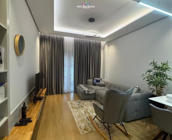 Tirane, jepet me qera apartament 2+1+Ballkon Kati 4, 75 m² 850 € (Foleja e Gjelber)