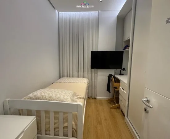 Tirane, jepet me qera apartament 2+1+Ballkon Kati 4, 75 m² 850 € (Foleja e Gjelber)
