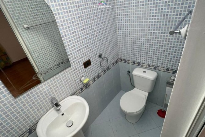 Tirane, jepet me qera apartament 2+1+Ballkon Kati 2, 120 m² 800 € (Rruga Vaso Pasho)