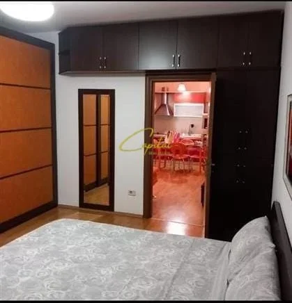 Tirane, jepet me qera apartament 1+1 Kati 4, 70 m² 600 € (21 DHJETORI)