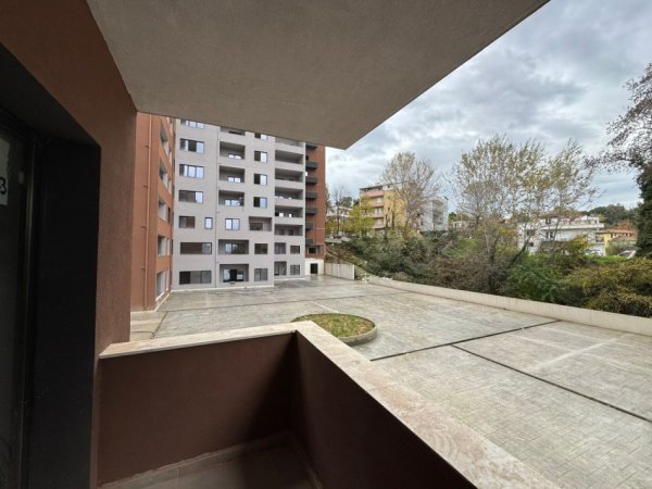 SHITET APARTAMENT  2+1+2 200.000 € Rr. Elbasanit