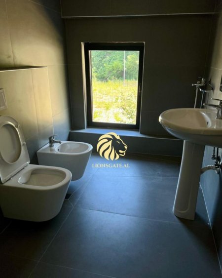 Tirane, jepet me qera apartament+verande | Penthouse 2+1 , 95 m² 1.400 € 