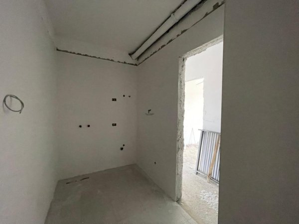 Tirane, shitet apartament 2+1 Kati 8, 128 m² 135.000 € (UNIVERS CITY)