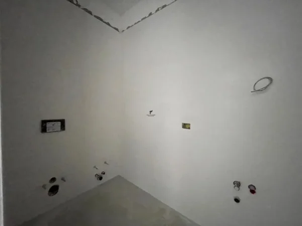 Tirane, shitet apartament 2+1 Kati 8, 128 m² 135.000 € (UNIVERS CITY)