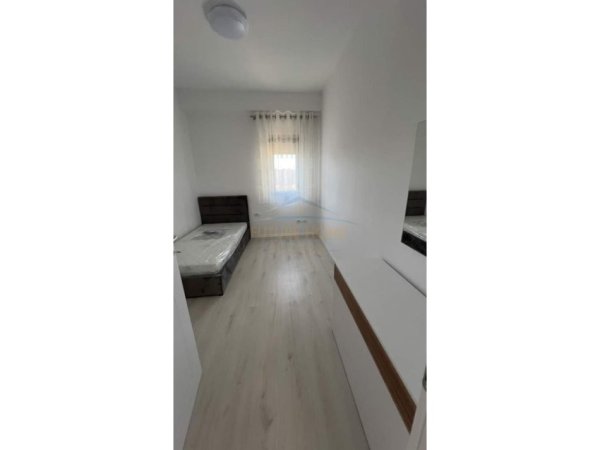Tirane, jepet me qera apartament 2+1 Kati 8, 78 m² 600 € (Unaza e re)
