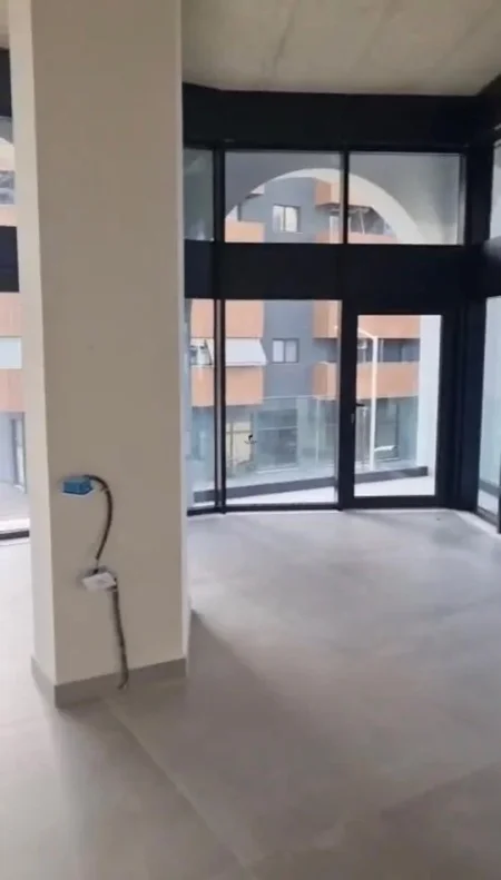 Tirane, jepet me qera Kati 1, 177 m² 2.150 € (ISH FUSHA E AVIACIONIT)