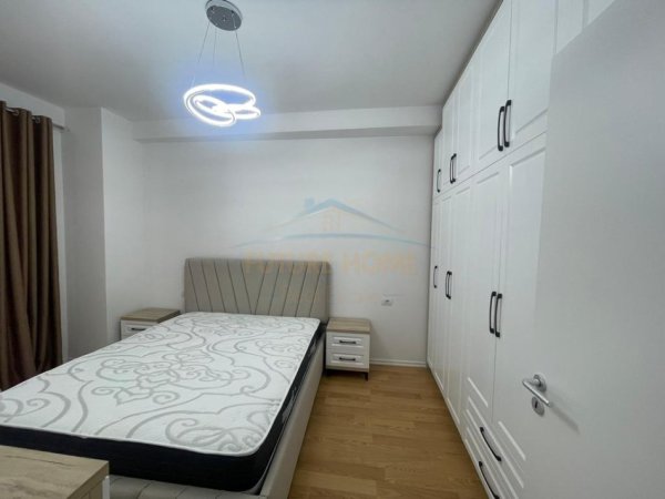 Tirane, jepet me qera apartament 1+1 , 73m, kati 6, Zogu i Zi, 700 €