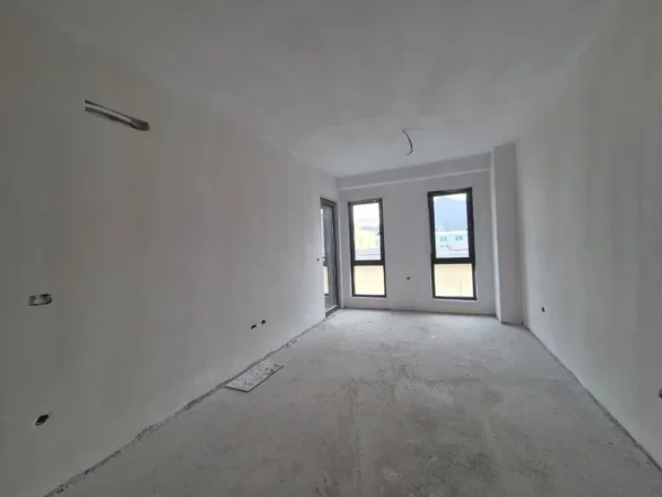 Tirane, shes apartament 2+1 Kati 3, 102 m² 256.000 € (BULEVARDI I RI)