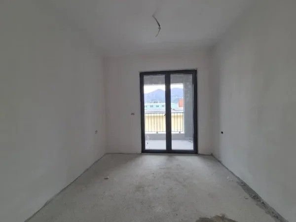 Tirane, shes apartament 2+1 Kati 3, 102 m² 256.000 € (BULEVARDI I RI)