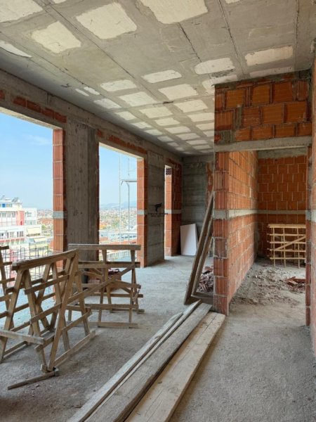 Tirane, shitet apartament 1+1 Kati 3, 70 m² 120.000 € (ISH FUSHA E AVIACIONIT)