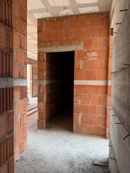 Tirane, shitet apartament 1+1 Kati 3, 70 m² 120.000 € (ISH FUSHA E AVIACIONIT)