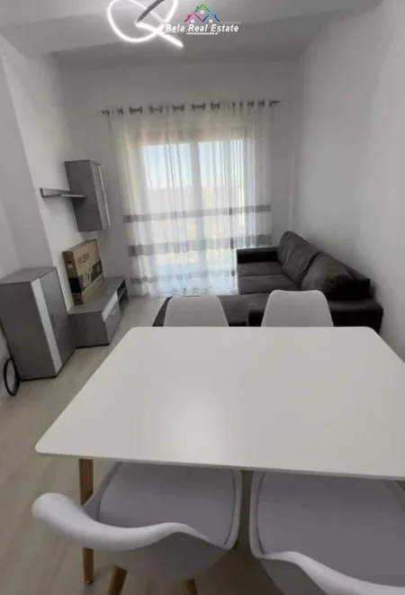 Tirane, jepet me qera apartament 2+1 Kati 8, 77 m² 570 € (Rruga Kristo Pano)