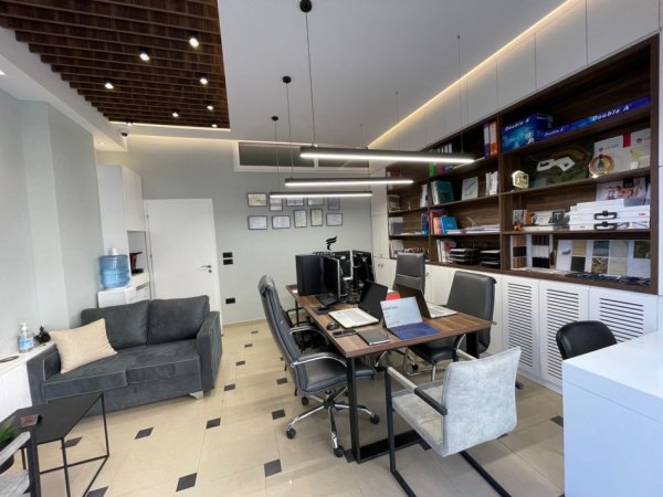 Tirane, shitet dyqan Kati 0, 42 m² 90.000 € (KODRA E DIELLIT)