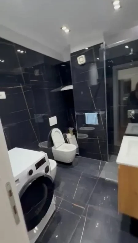 Tirane, shitet apartament 2+1+Ballkon Kati 7, 105 m² 260.000 € 