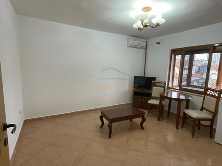 Tirane, shitet apartament 1+1 Kati 4, 49 m² 125.000 € (SHKOLLA E BALETIT)