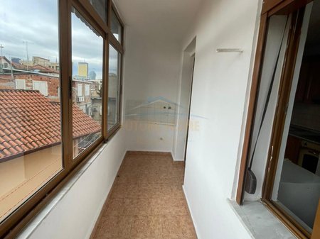 Tirane, shitet apartament 1+1 Kati 4, 49 m² 125.000 € (SHKOLLA E BALETIT)