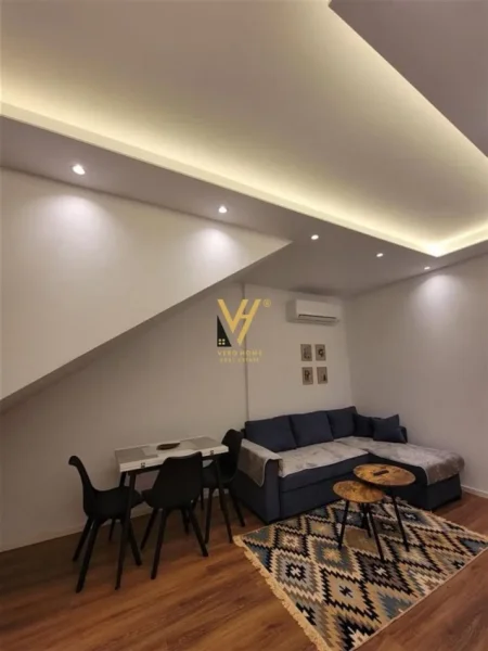 Tirane, jepet me qera apartament 1+1+Ballkon Kati 1, 50 m² 620 € (RRUGA E DURRESIT)