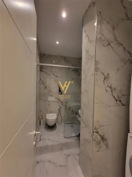 Tirane, jepet me qera apartament 1+1+Ballkon Kati 1, 50 m² 620 € (RRUGA E DURRESIT)